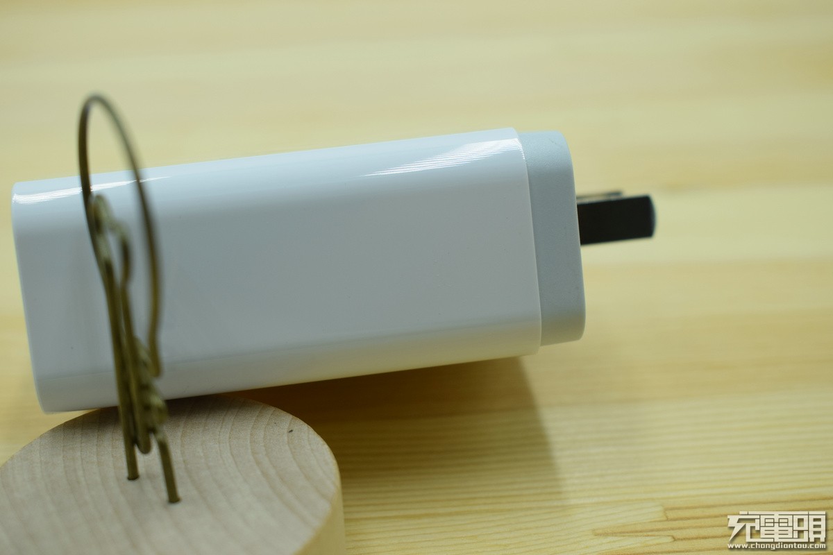 意昂2QC3.0+华为FCP快充充电器测评3