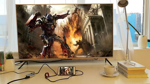 怎么把手机里的电影投屏到电视上看