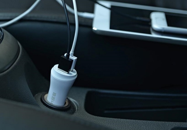 车载充电器怎么使用