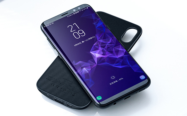 移动充电新科技：它是手机壳也是无线充电宝