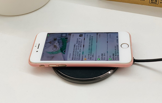 iPhone8可以无线充电吗？意昂2无线充电器充电功率实测