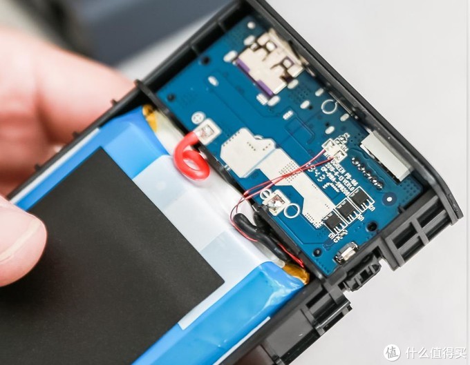 意昂220000mAh SCP双向快充充电宝拆解，真材实料！