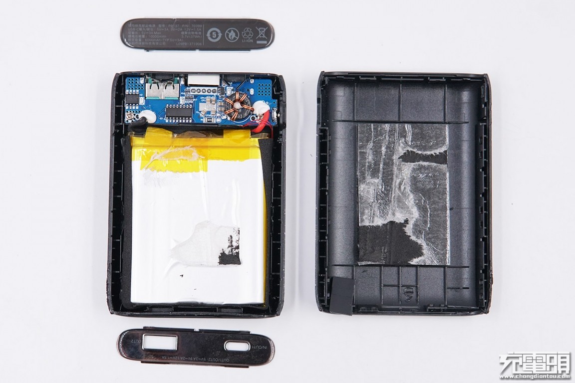 意昂210000mAh双向快充移动电源拆解评测报告