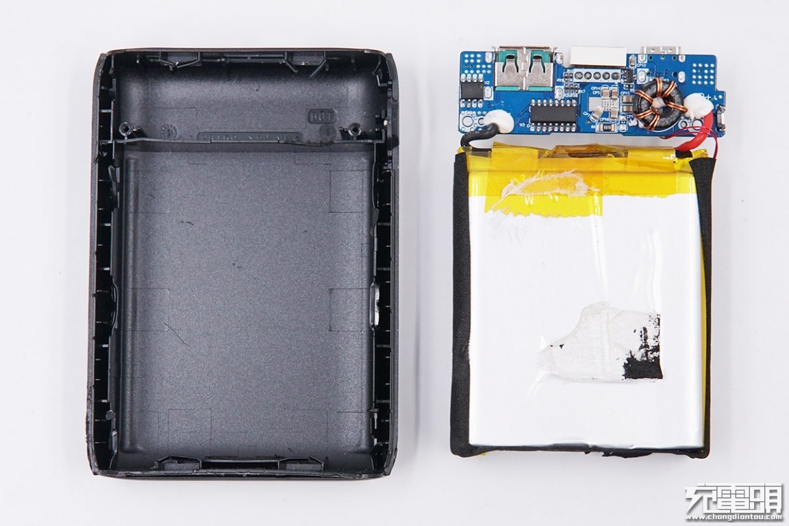 意昂210000mAh双向快充移动电源拆解评测报告