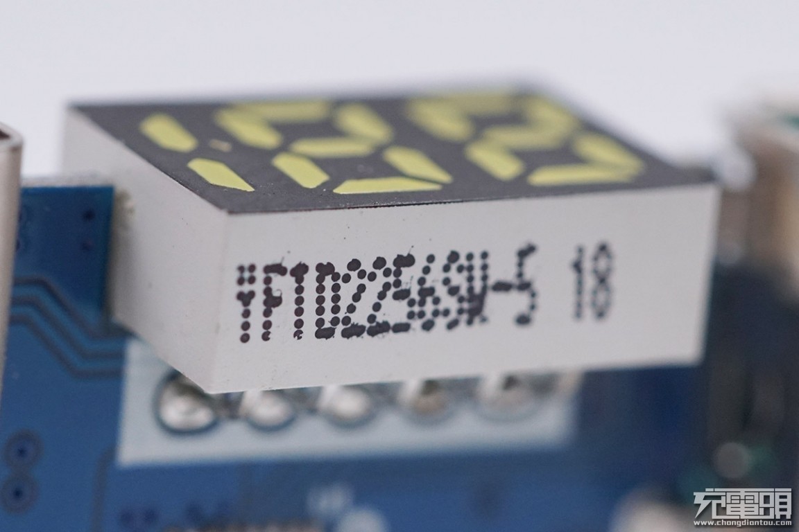 意昂210000mAh双向快充移动电源拆解评测报告