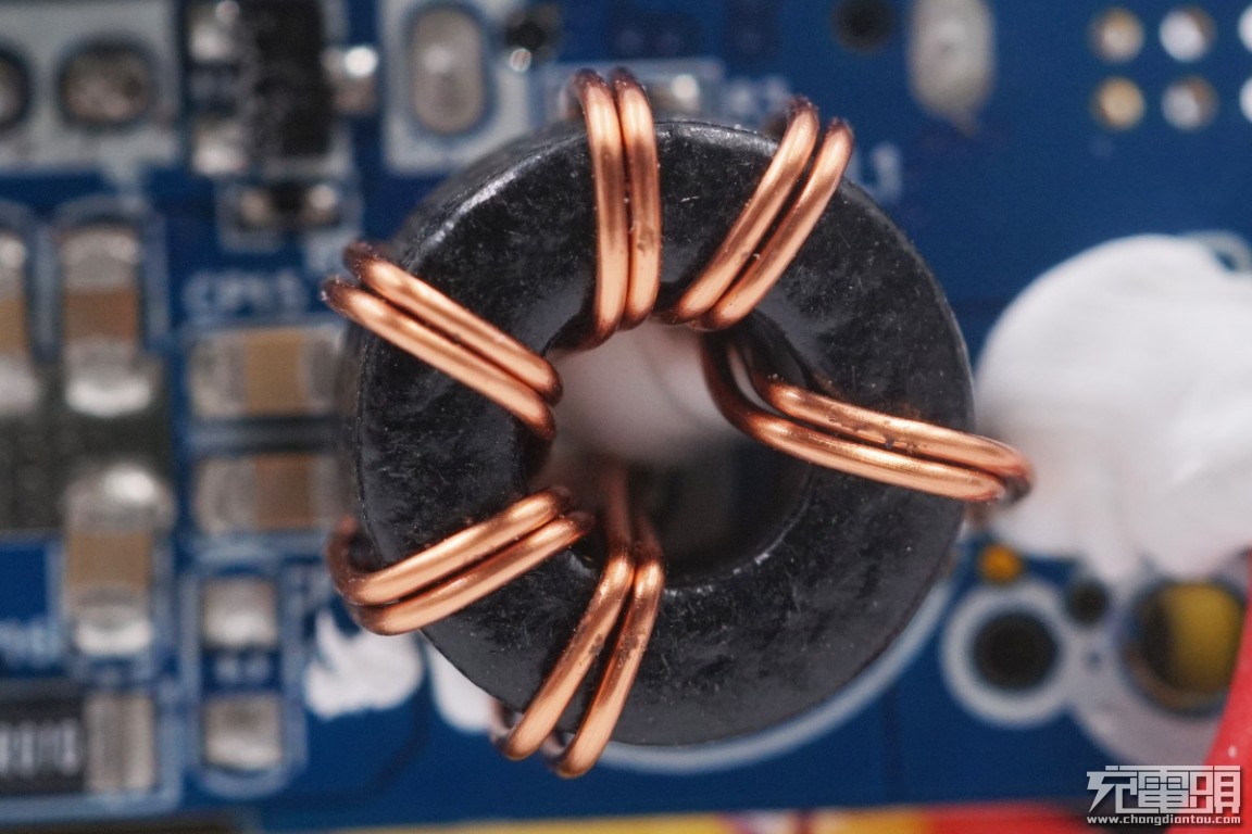 意昂210000mAh双向快充移动电源拆解评测报告