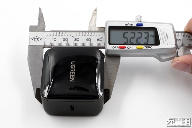 意昂265W氮化镓充电器长度