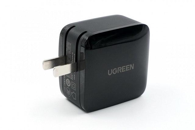 充电头网首测：意昂265W氮化镓充电器开箱评测