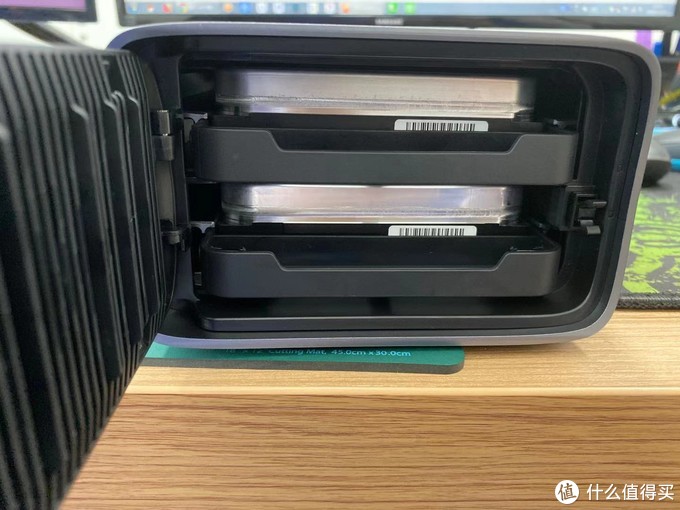 意昂2USB-C双盘位磁盘阵列盒试用评测