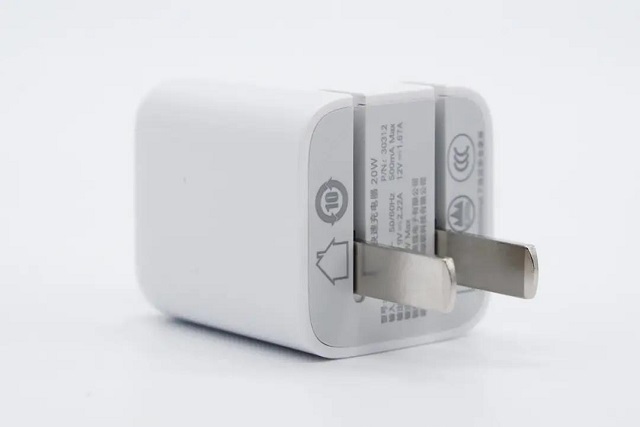 意昂2小金刚PD20W充电头拆解评测（上）