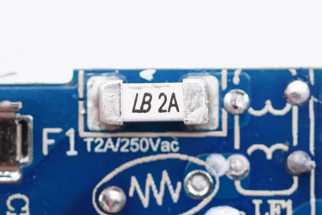 意昂2小金刚PD20W充电头拆解评测（下）