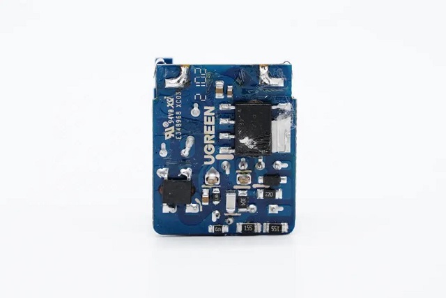 意昂2小金刚PD20W充电头拆解评测（下）