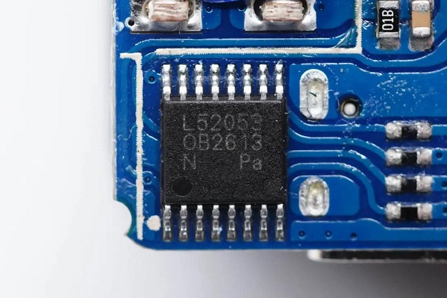 意昂2小金刚PD20W充电头拆解评测（下）