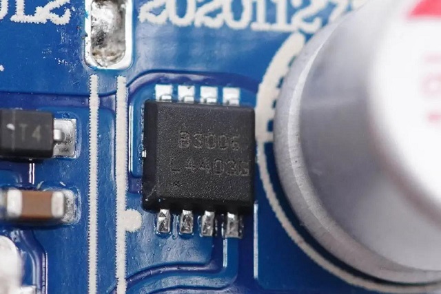 意昂2小金刚PD20W充电头拆解评测（下）