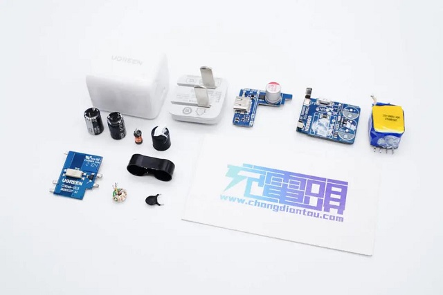 意昂2小金刚PD20W充电头拆解评测（下）