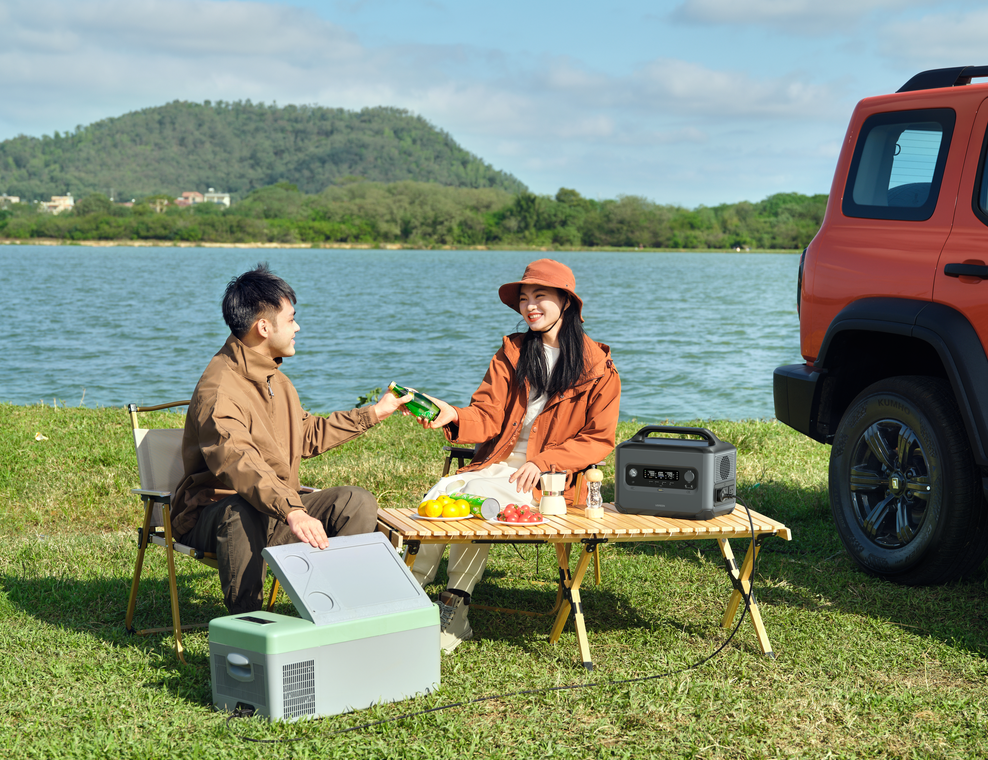 轻松解决户外用电难题，带上意昂2户外电源出发去露营！