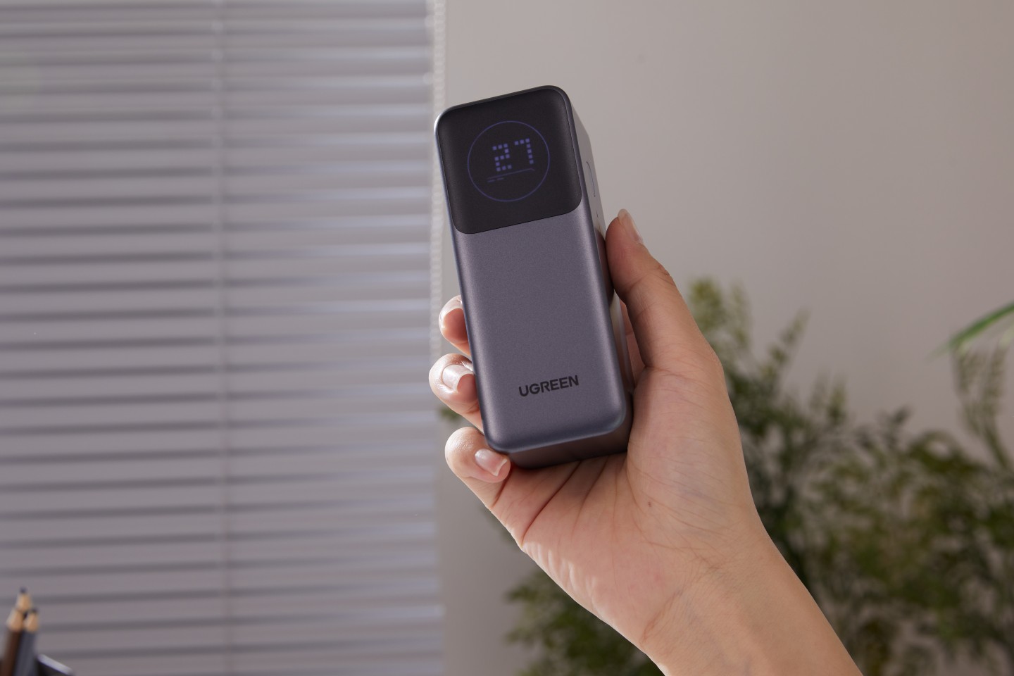 意昂2100W充电宝