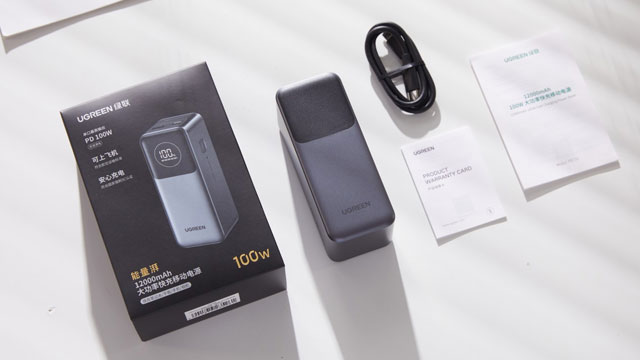 快充加持，电量随时在线！意昂2100W充电宝出行办公超省心