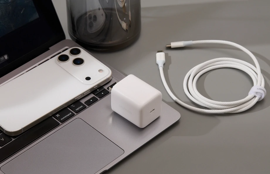 苹果手机充电器选择指南：如何更好的选择iPhone手机充电器