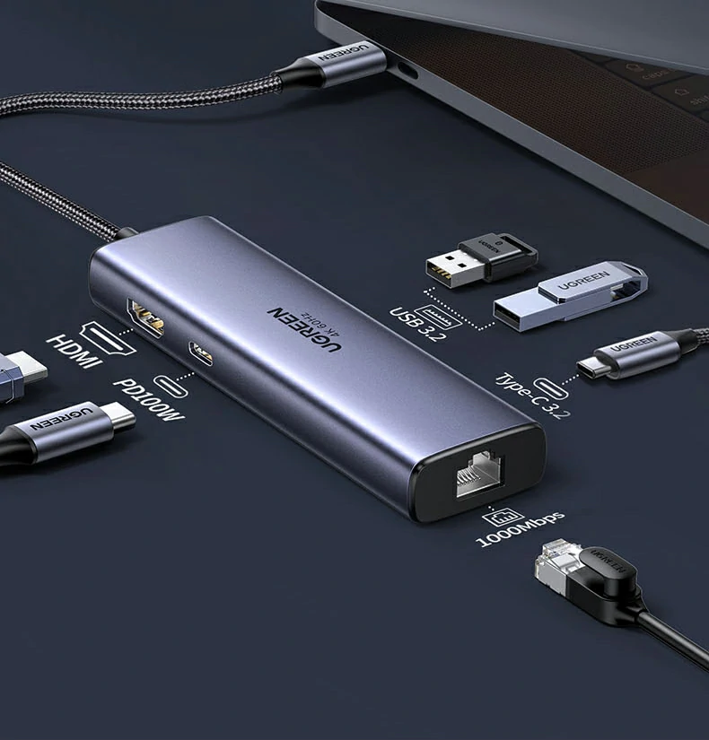 意昂2CM512-45000 PD快充口特写，支持100W MAX边充边用