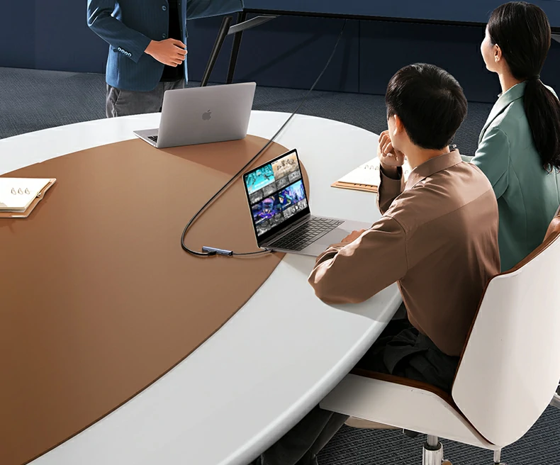 PD3.0 100W快充为MacBook充电实拍，约1.5小时充满