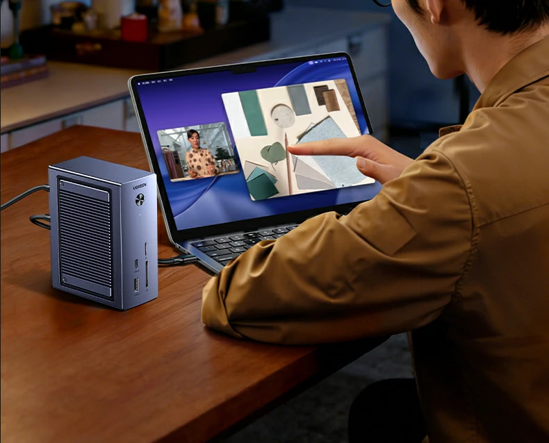 多设备连接展示，键盘鼠标U盘同时使用