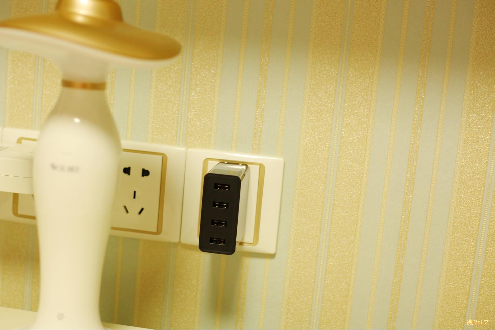 4口充电器,意昂24口电源适配器