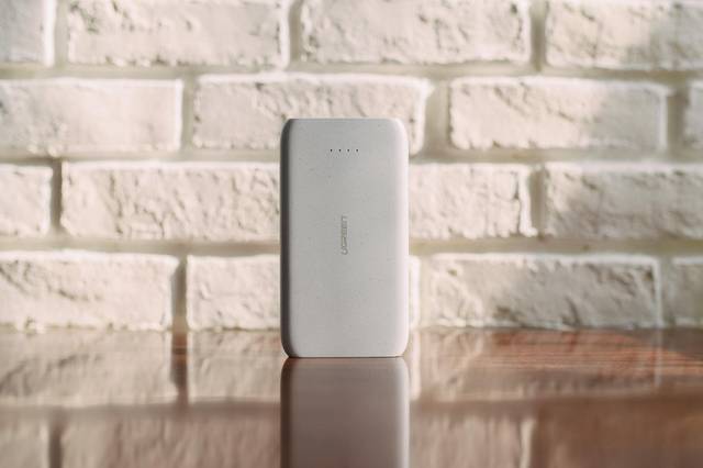 试用评测丨玩出手感的意昂210000毫安鹅卵石充电宝