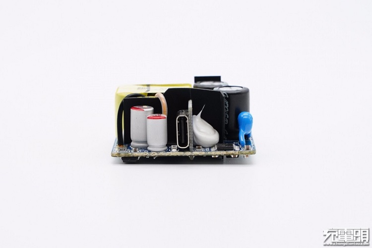 意昂2PD20W充电器开箱评测：拆解篇（下）