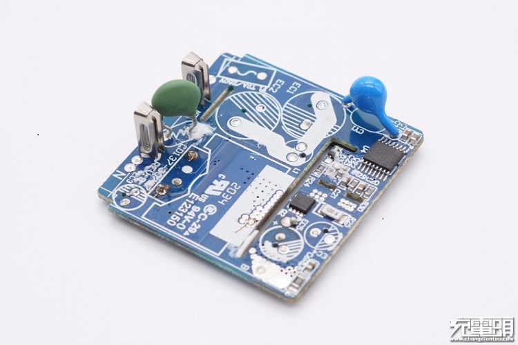 意昂2PD20W充电器开箱评测：拆解篇（下）