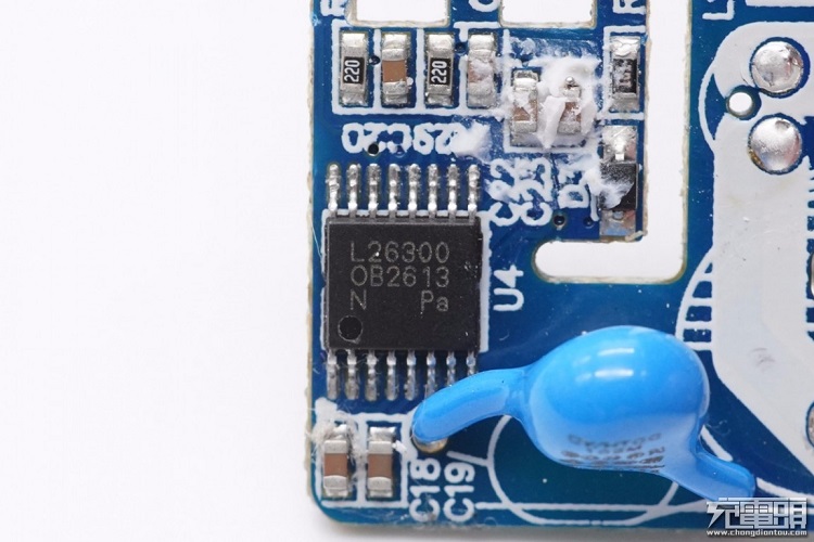 意昂2PD20W充电器开箱评测：拆解篇（下）