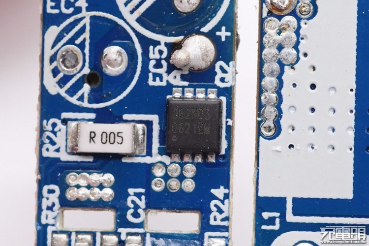 意昂2PD20W充电器开箱评测：拆解篇（下）